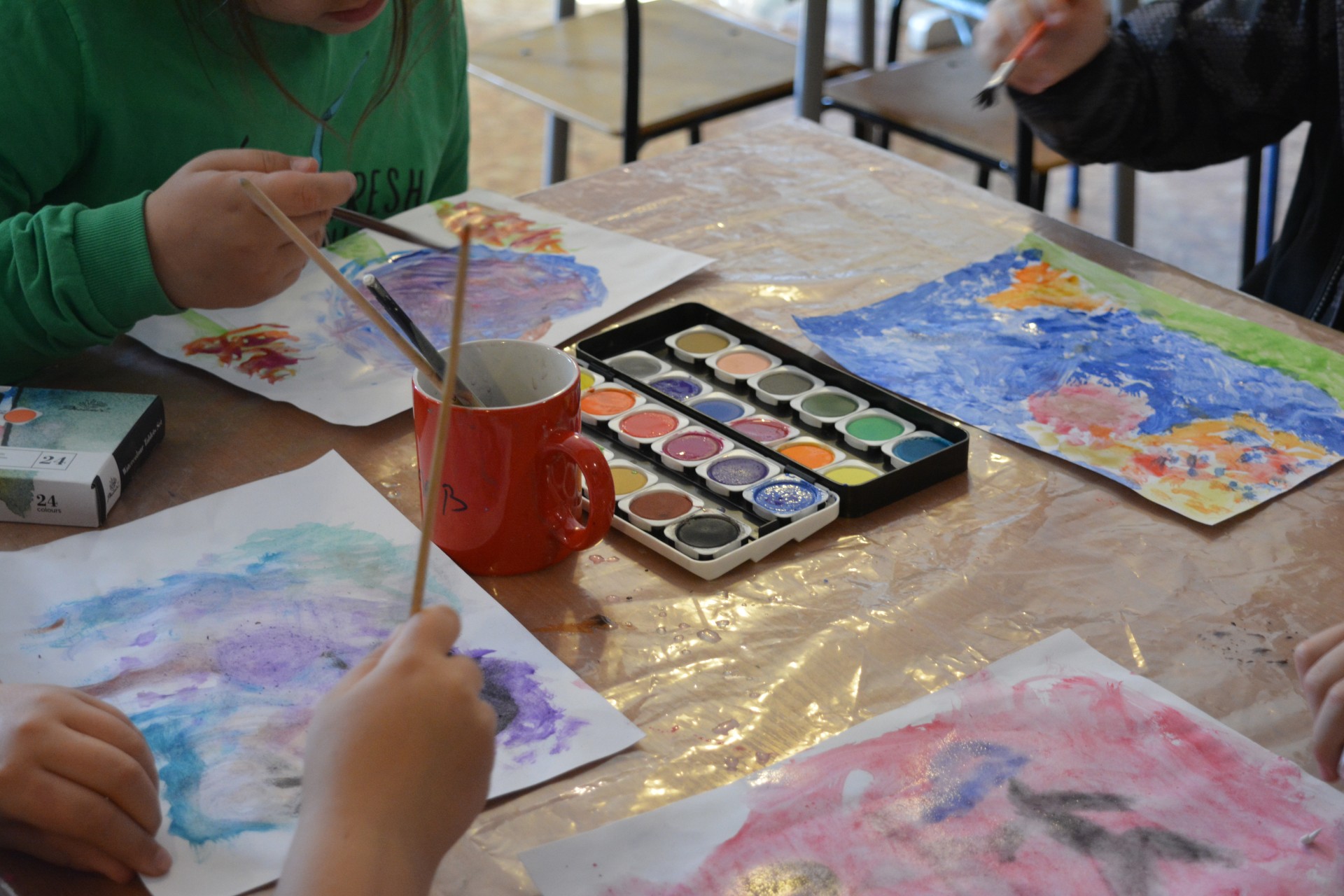 Prace namalowane przez dzieci na zajęciach